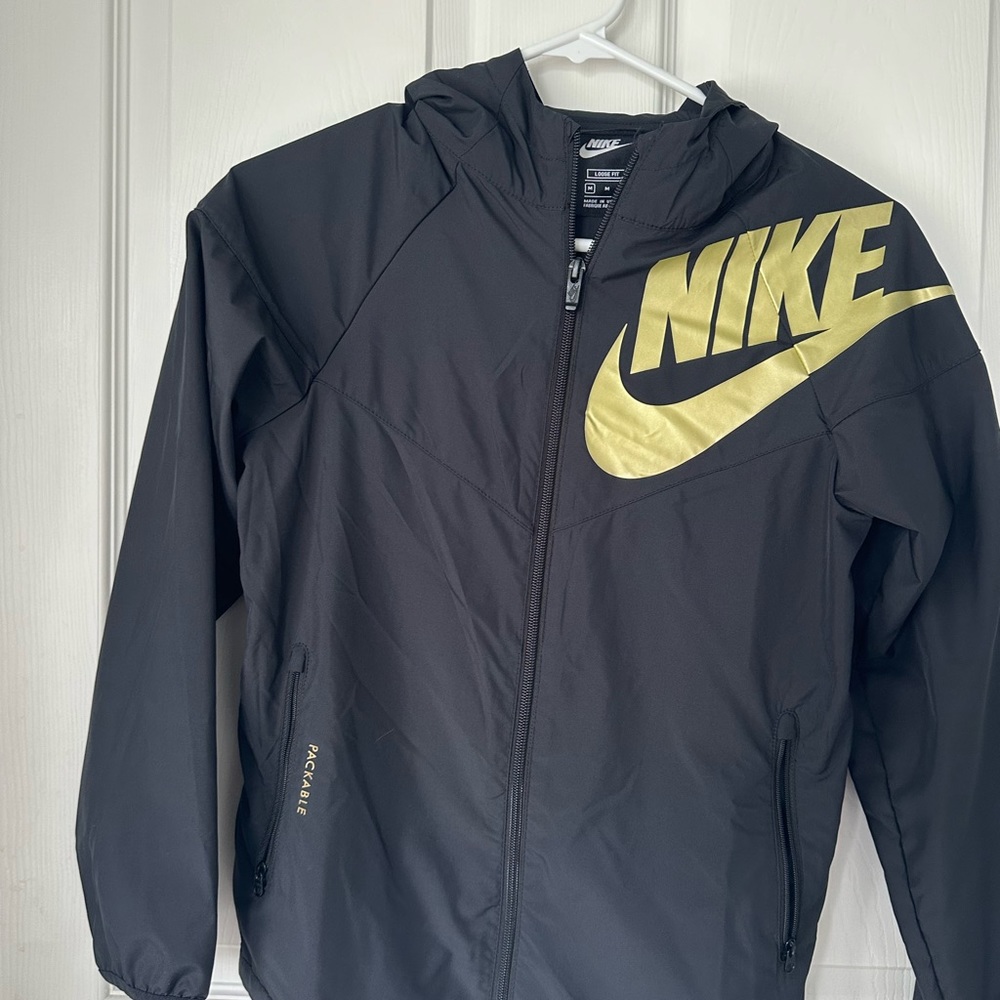 Nike Youth Medium. Packable Jacket
